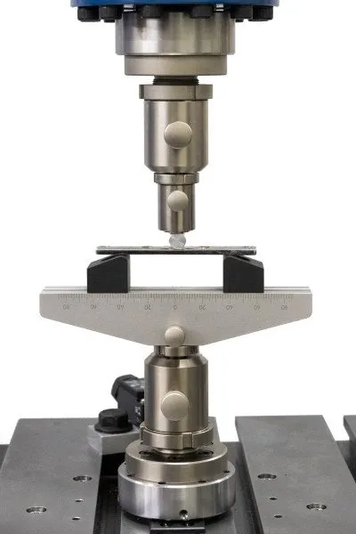 eXpert 8900 – Bone Plate Bending Fatigue Testing three point bend fatigue testing performed on a bone plate